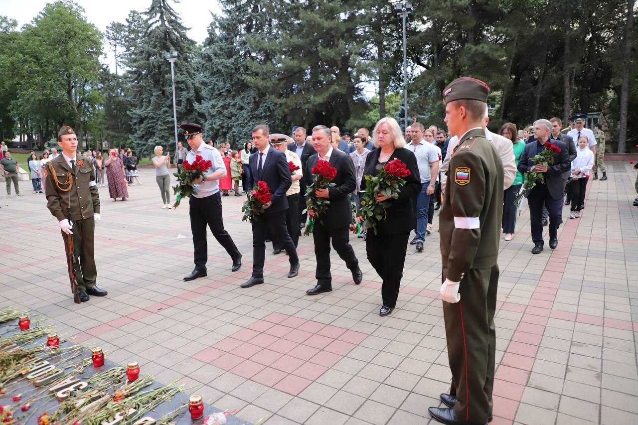 22 июня, ровно в 4 часа: в Пятигорске вспоминают павших в годы Великой  Отечественной войны | 22.06.2022 | Пятигорск - БезФормата