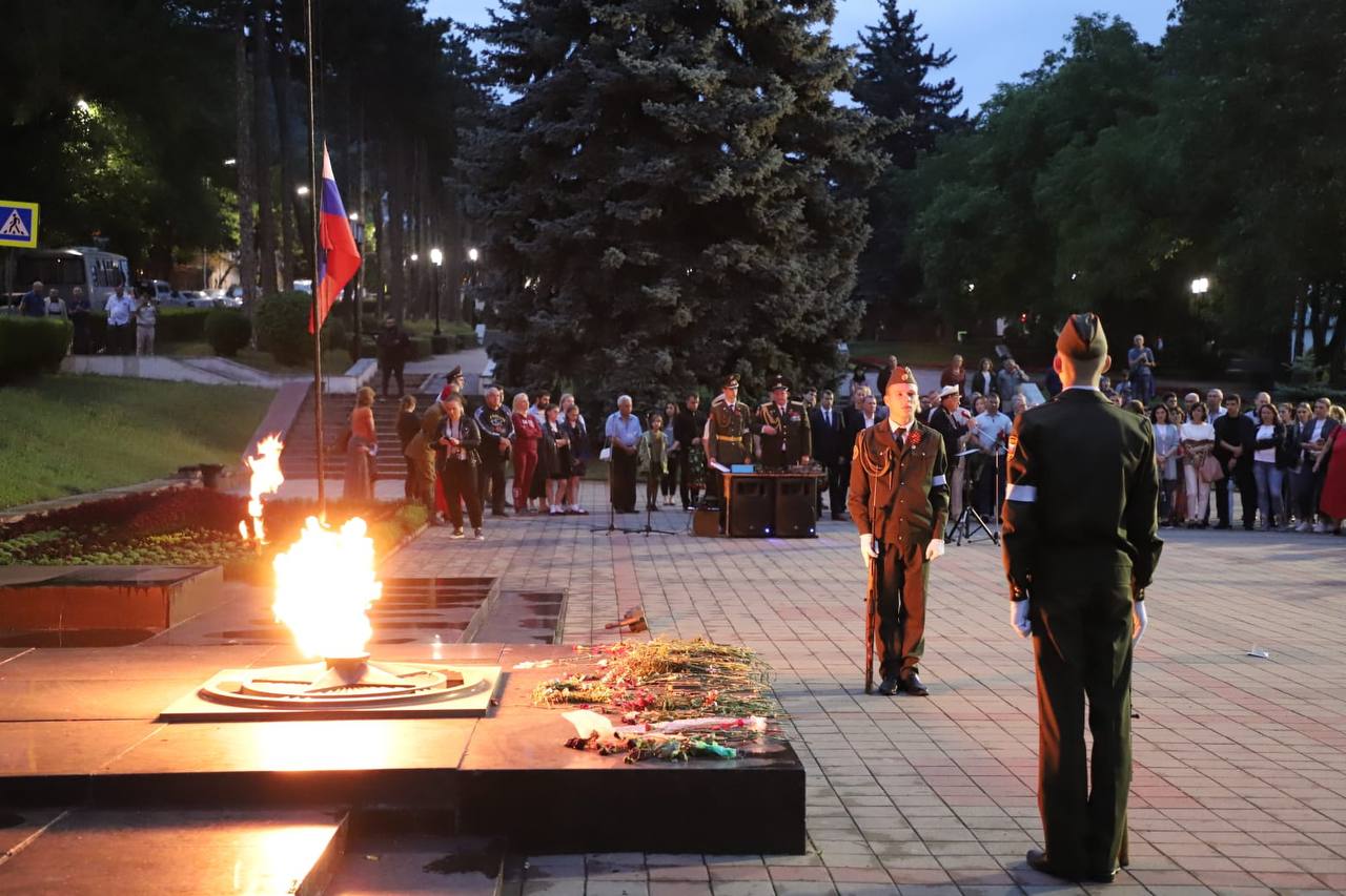 22 июня, ровно в 4 часа: в Пятигорске вспоминают павших в годы Великой  Отечественной войны | 22.06.2022 | Пятигорск - БезФормата