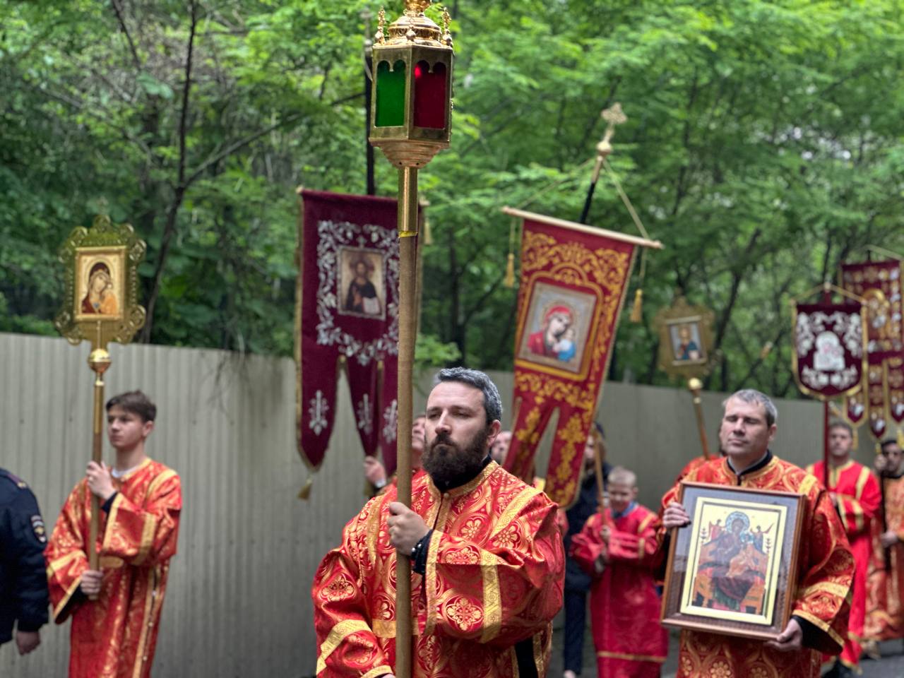 Традиционный общегородской Пасхальный крестный ход прошел в Пятигорске. |  12.05.2024 | Пятигорск - БезФормата